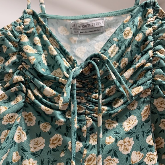 Green floral skater dress - Picture 2 of 4